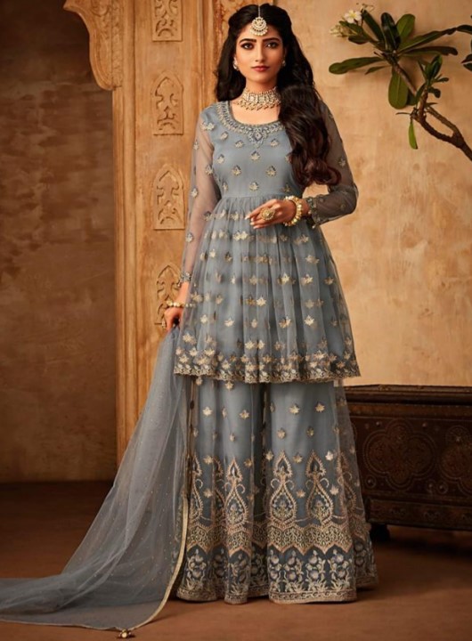 Patriotic Style: 10 Traditional Dresses For 15th August - KALKI Fashion Blog