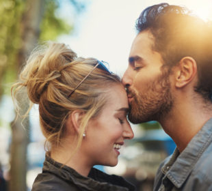 3 Ways to Eliminate the Fear of Physical Intimacy in a Relationship for Men