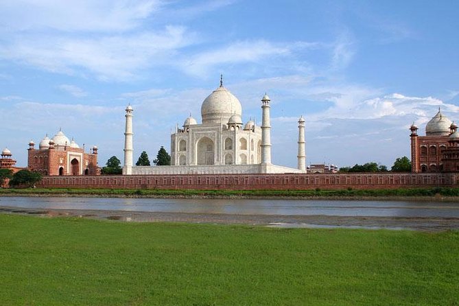 Top Places to visit near Taj Mahal